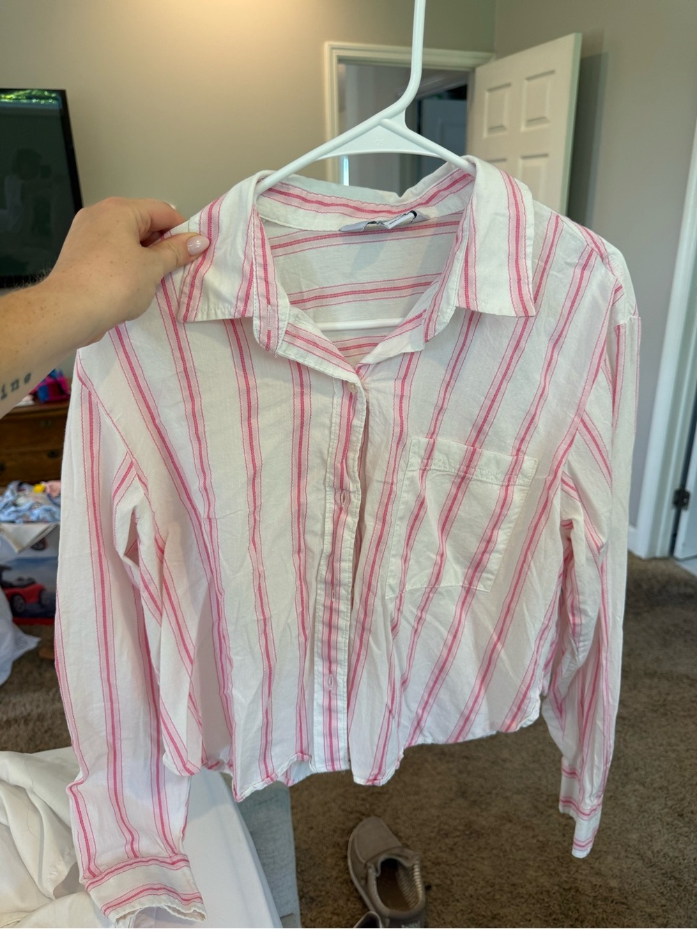 Old Navy Women's Pink Stripe Button-Down Shirt size M